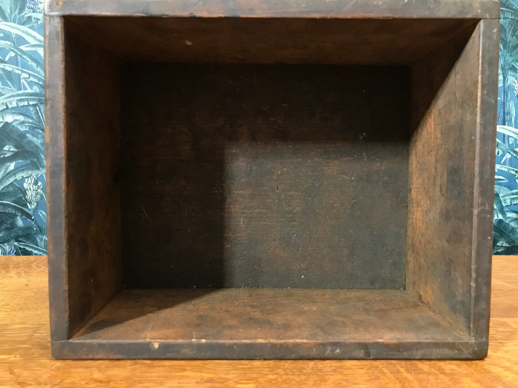 Casse di trasporto: Tolle antike Holzkiste, mit Schildhalter – Usato da Laufenburg venduto da industrial-silence 4