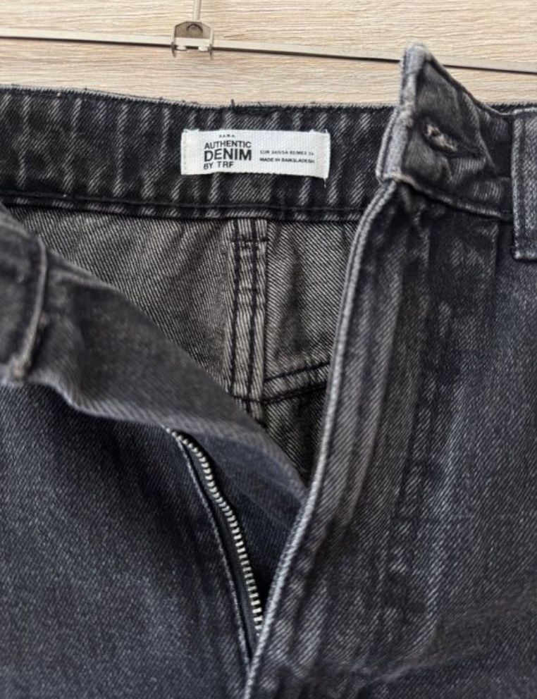 Jeans: Short en denim noir – Nuovo (secondo la descrizione) da Montreux venduto da Iza_81199 1