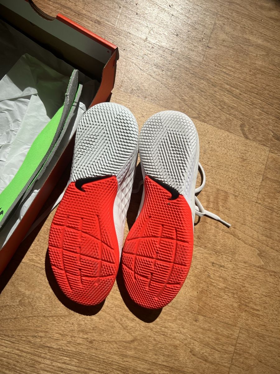 Nike Chaussures hommes: Nike Tiempo Legend 8 Academy IC  – D'occasion à Zürich par JulioZuerich 1