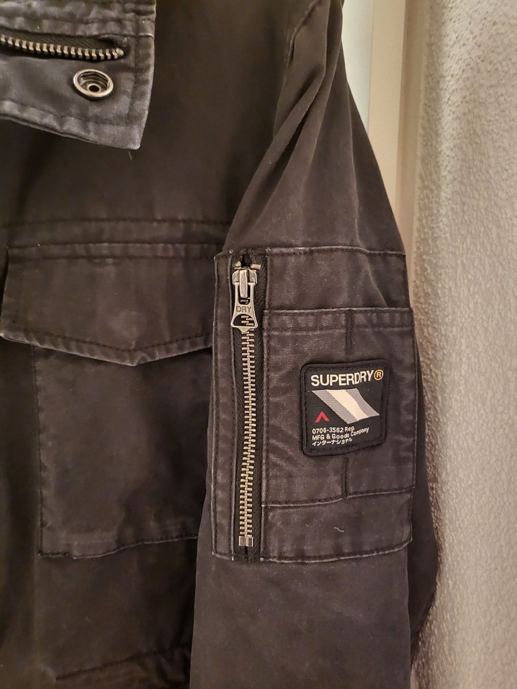 Giacche: Superdry Jacke Grösse M – Usato da Kaiseraugst venduto da Tania0 2