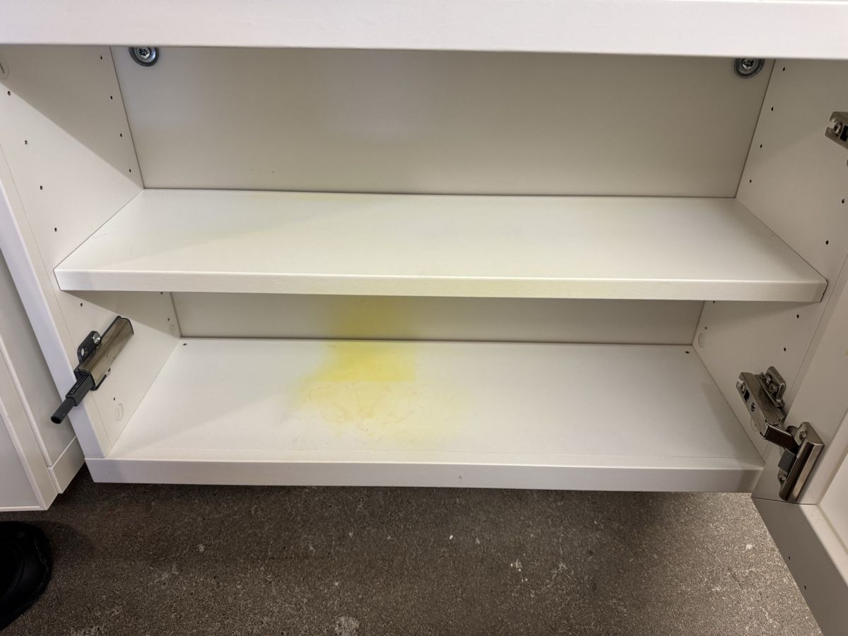 Armadi: Besta Ikea Korpusse  – Usato da Bülach venduto da Mellinchen30 6