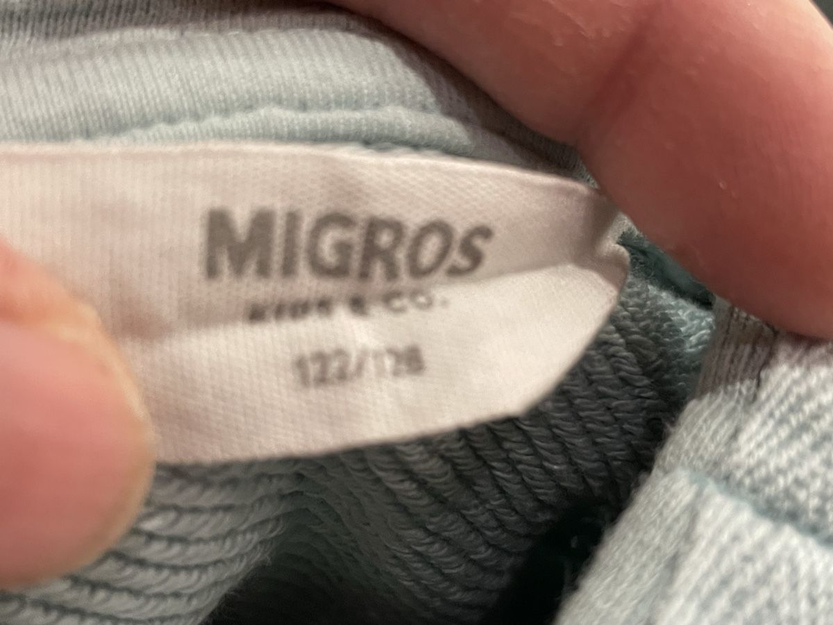 Maglioni & Felpe: Pullover / Hoodie Größe 122/128 – Usato da Pfäffikon ZH venduto da rue78 2