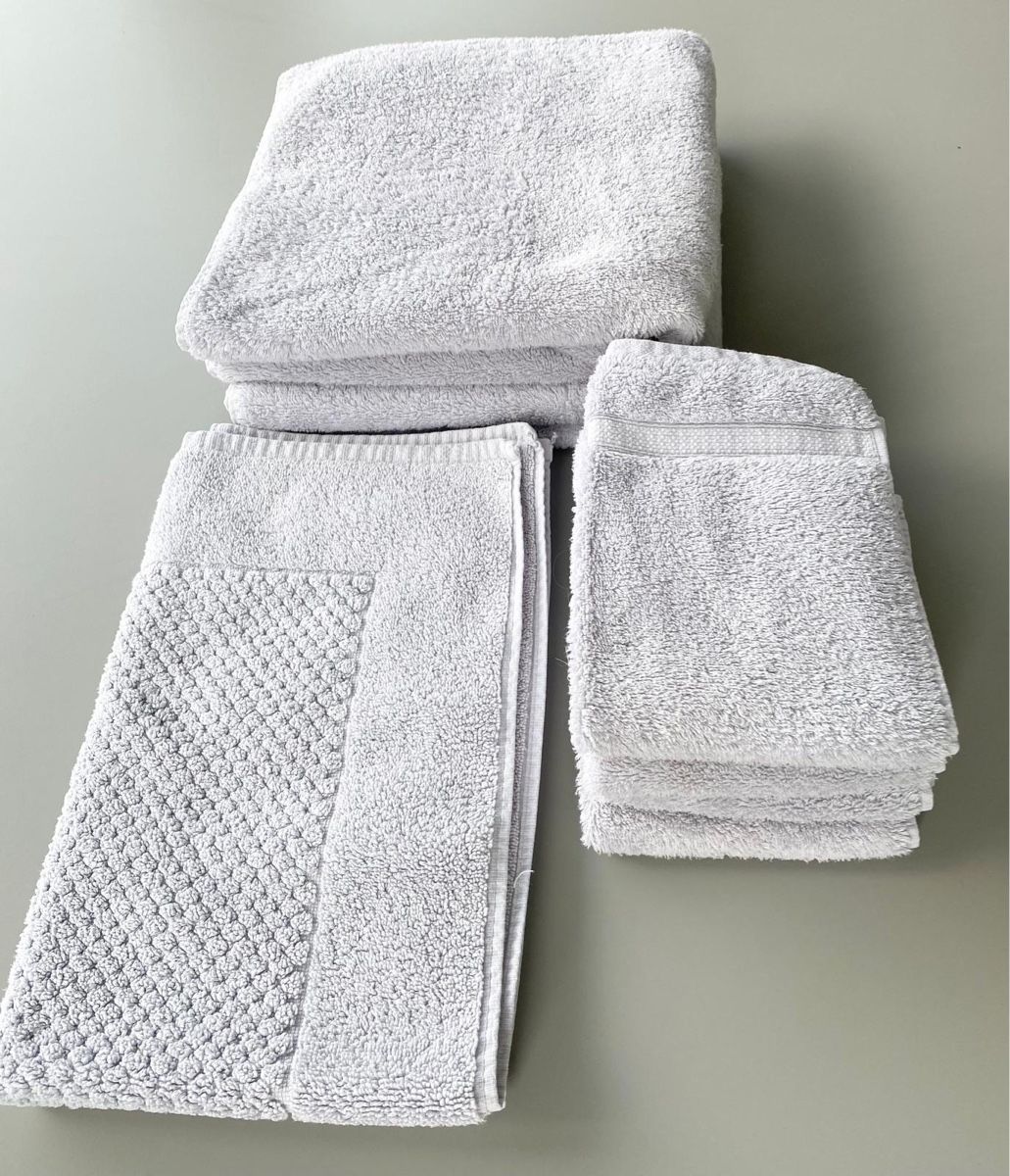 Teli da bagno: Flauschige Frottéewäsche-Set, hellgrau – Nuovo (secondo la descrizione) da Obernau venduto da SIGGEW 1