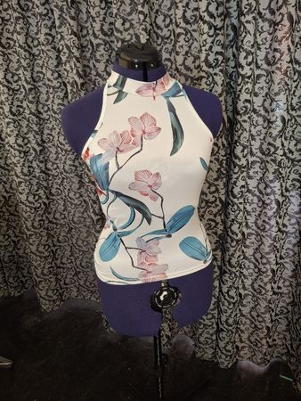 Damen Top CHICME Blumenmuster Weiss Grösse L fast wie neu