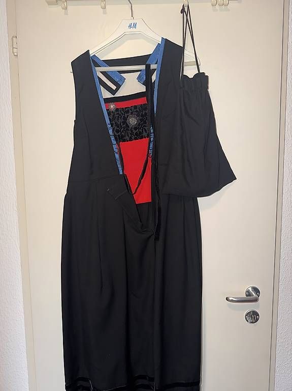 Vestiti:  Zürcher Tracht – Usato da Riehen venduto da Rodiba 1