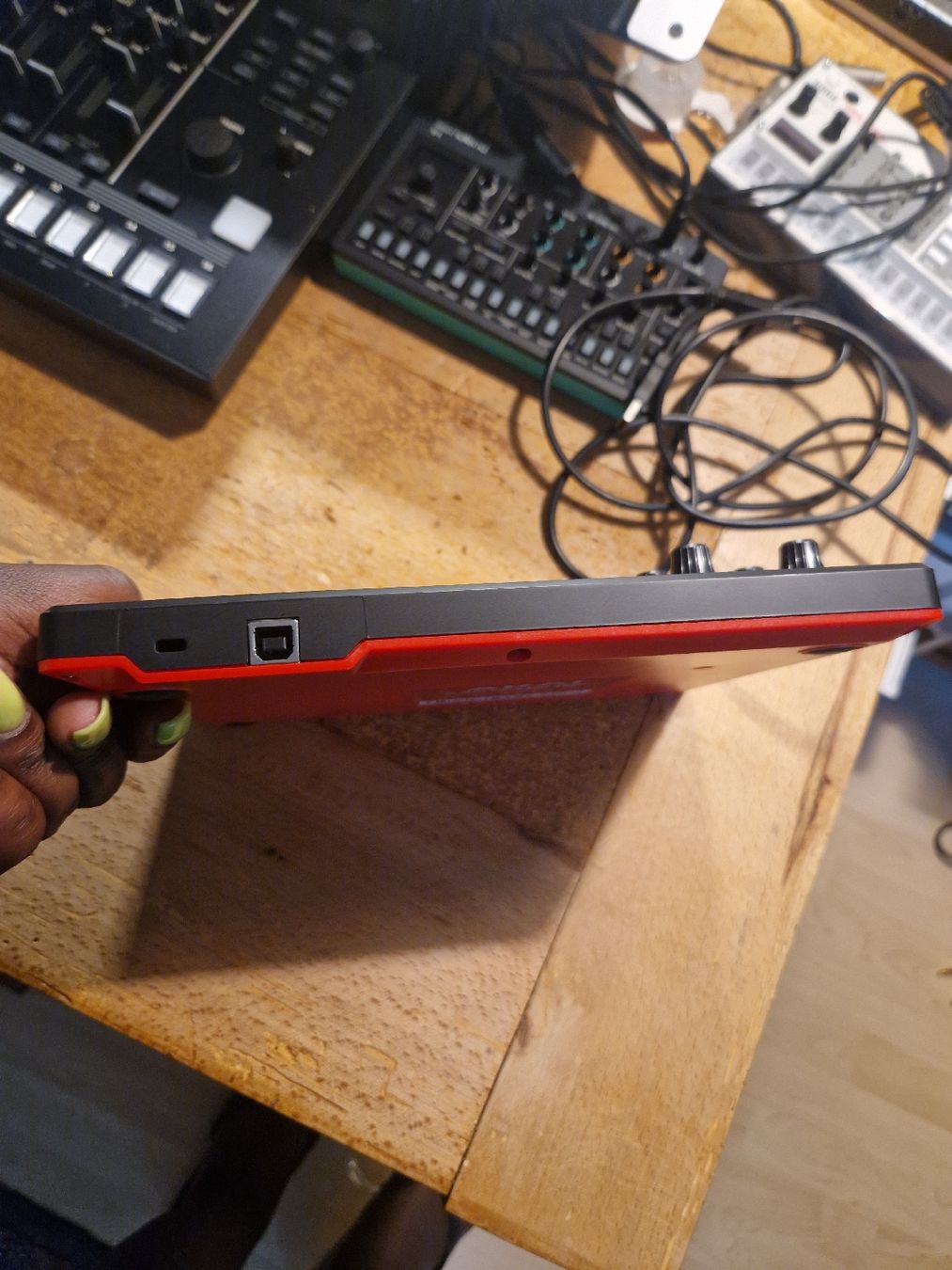 Akai Strumenti musicali: Akai MPD218 MIDI Controller – Nuovo (secondo la descrizione) da Zürich venduto da yuv_5mfz 2