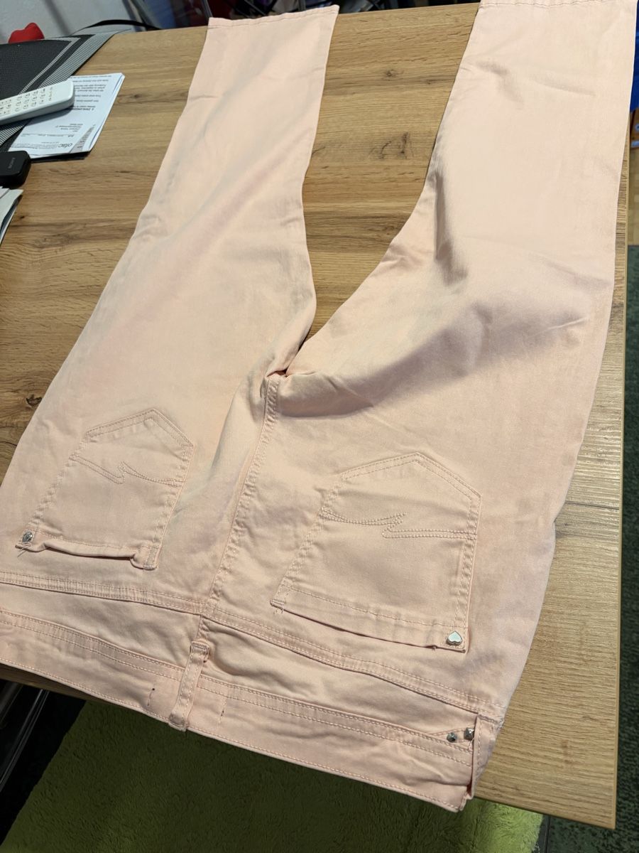 Jeans: Rosa Jeans Hosen – Gebraucht aus Basel von alisha.beuggert 3