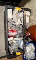 Großer Posten Befestigungs- und Verbindungsmaterial