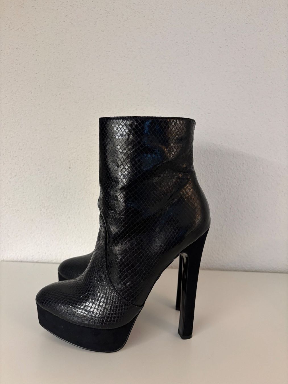 Scarpe da donna: Carvela strut ankle boot 37 - like new – Usato da Zürich venduto da cel_kv7b 4