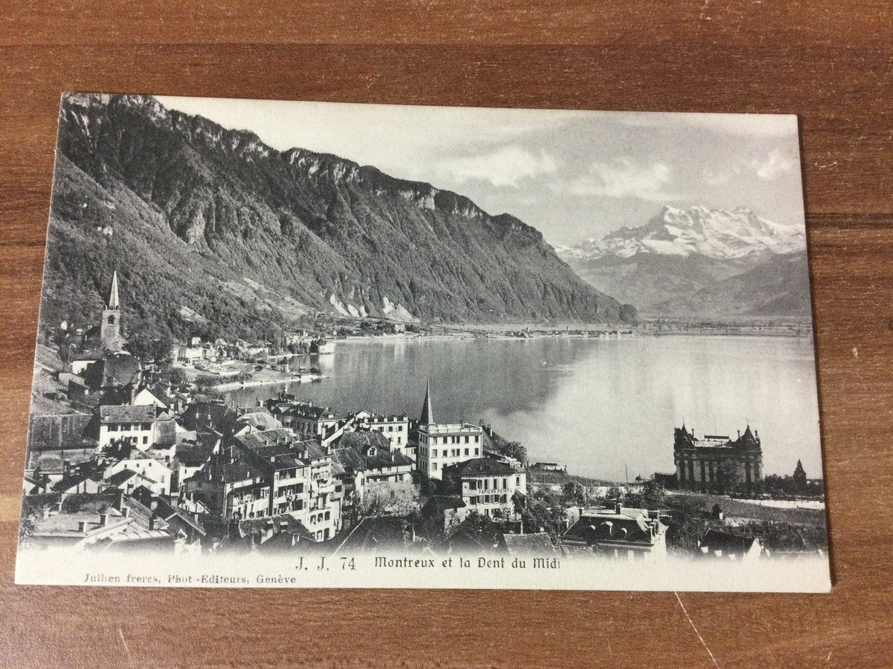 Cartoline postali: Alte Ansichtskarte Montreux mit Bergen und See – Usato da Wangen SZ venduto da kuriosum12
