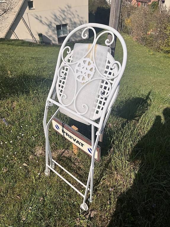 Tavoli: Bistro Gartentisch Antik mit 2 Stühlen klappbar – Usato da Speicher venduto da Alberto6701 4