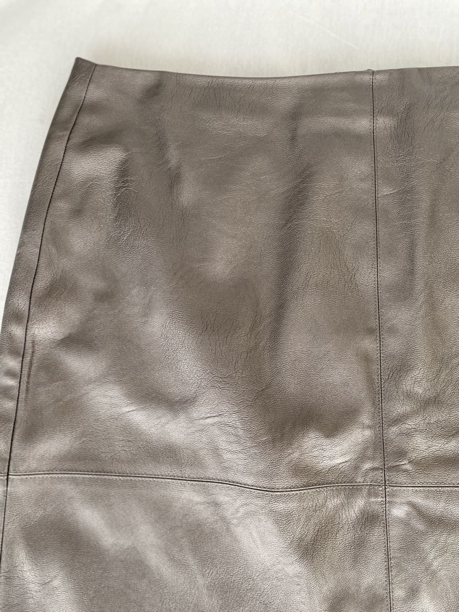 Comma Röcke: Rock von COMMA Grösse 40 Glänzend Taupe – Gebraucht aus Magden von slowia27 4