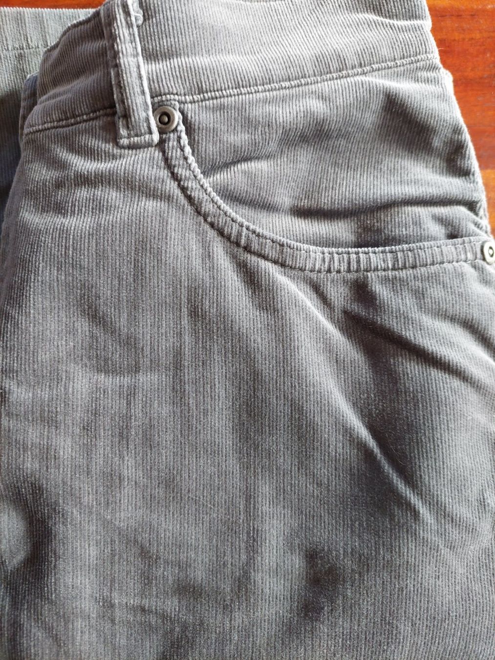 Hosen: Enna Feincordhose Kiesel Grösse 36 – Neu (gemäss Beschreibung) aus Beckenried von Havacola 7