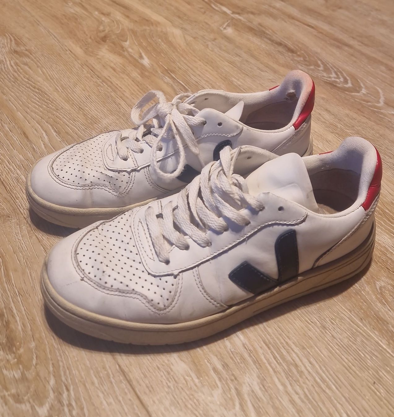 Veja Scarpe da donna: Veja V-10 Sneaker Gr. 37 – Usato da Immensee venduto da Lafayettes