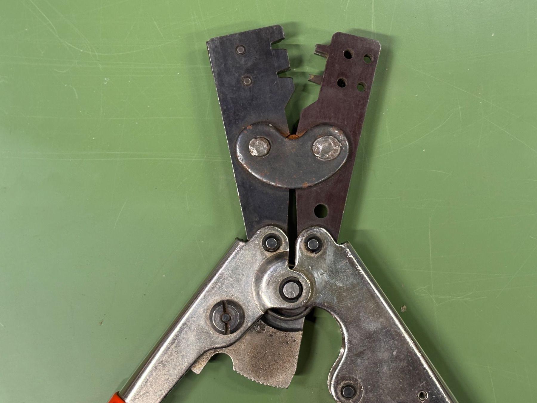 Alle Werkzeuge: Molex HTR L115 Crimpzange, Kabelschuhzange – Gebraucht aus Winterthur von ReUse_Baumarkt 4