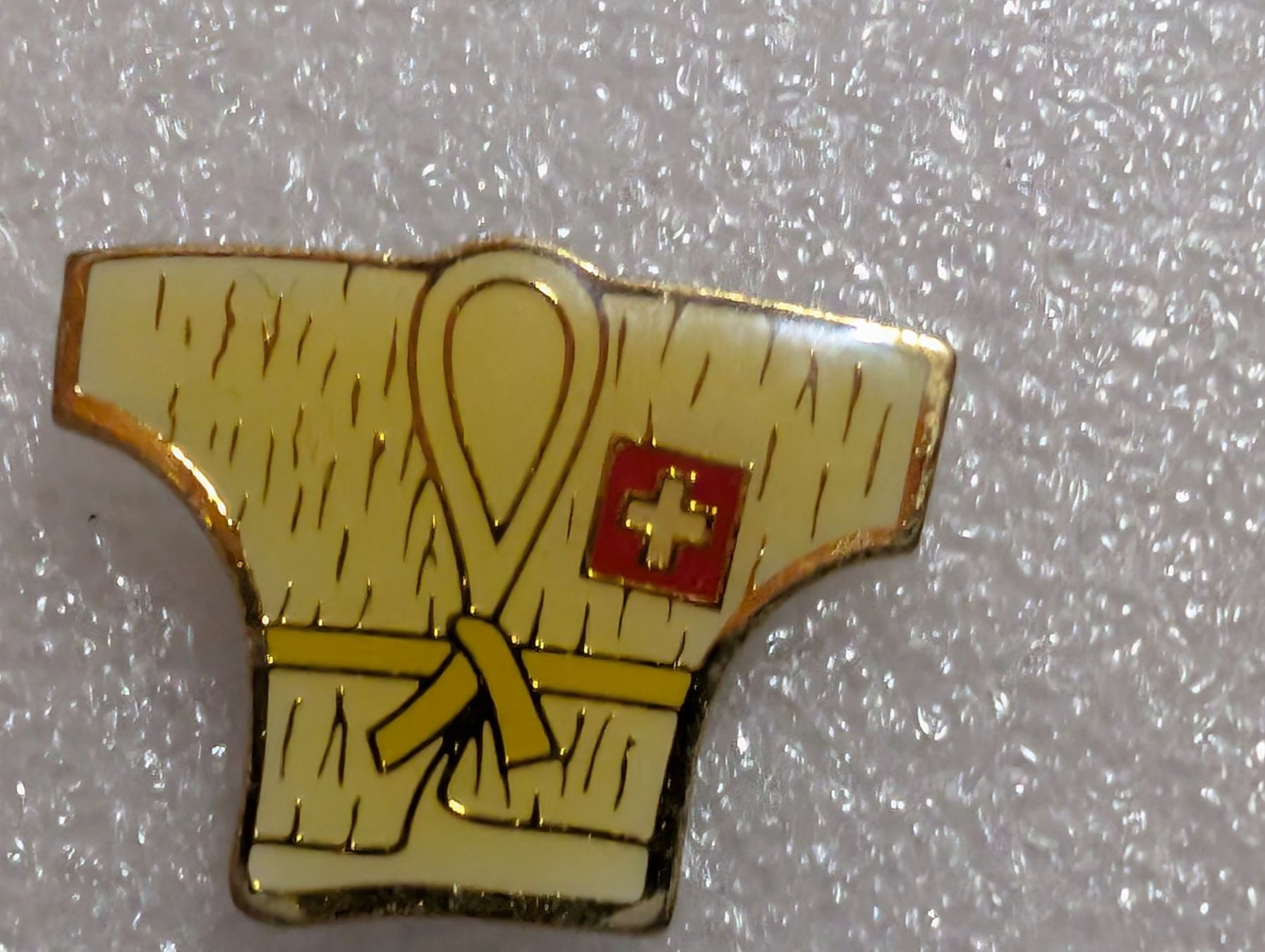 Plaquettes & Badges: Ansteckpin 203: Karate – D'occasion à Oppligen par Pin-Fall-Shop