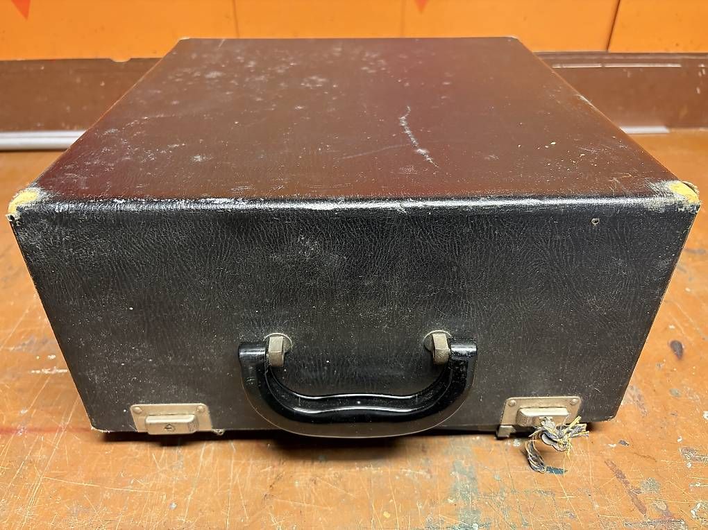 Machines à écrire: Hermes 2000 – D'occasion à Brugg AG par nuv_srm8 3