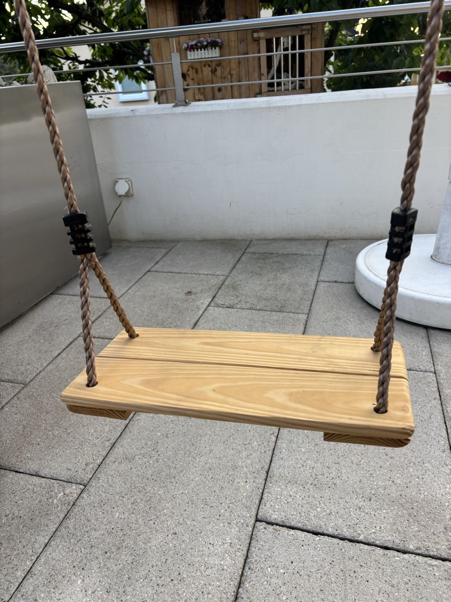 Sonstige Gartenschaukeln: Holz Kinderschaukel – Gebraucht aus Urdorf von Clio91
