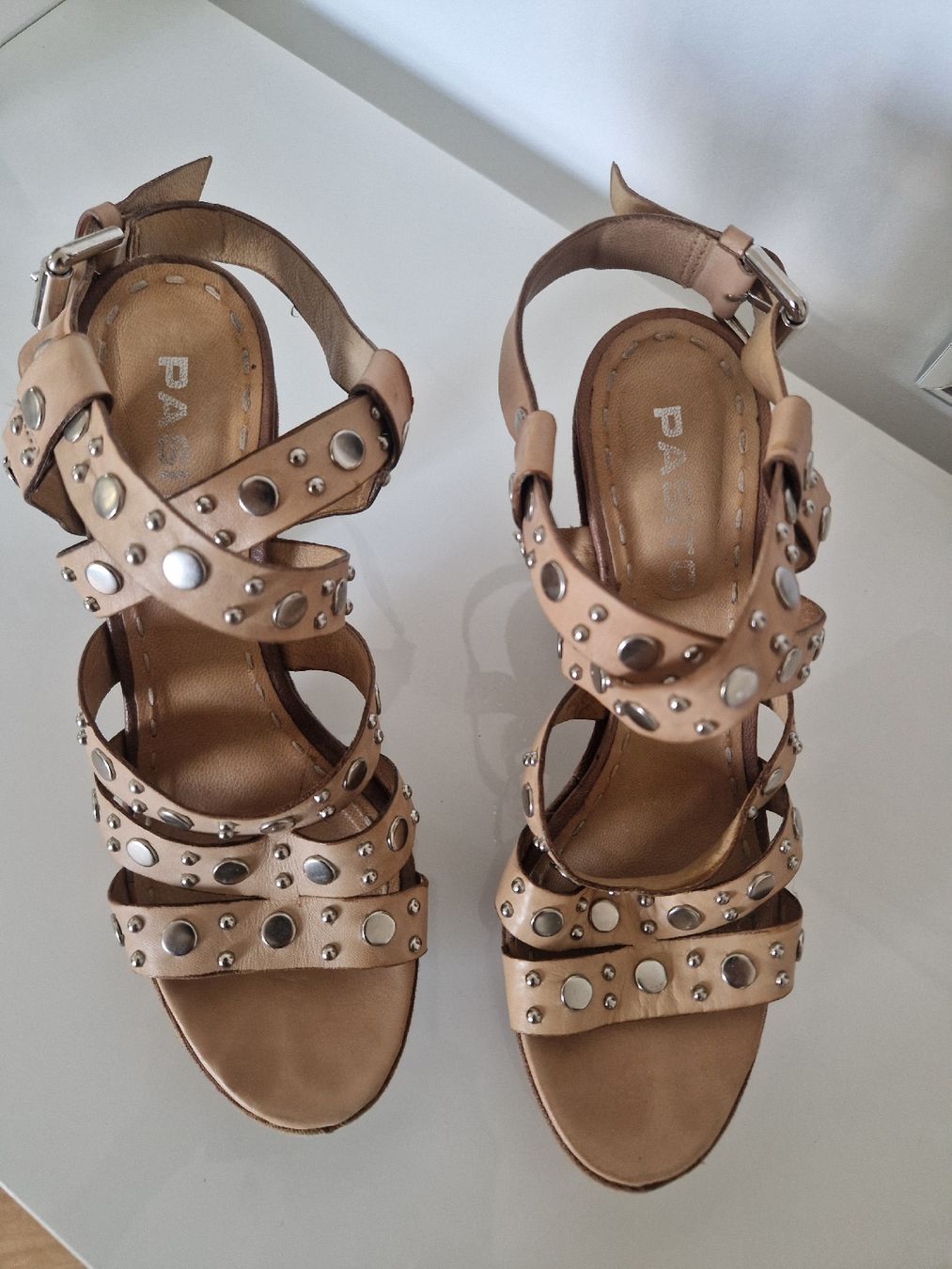 Damenschuhe: High Heels Sandale mit Nieten von Passito – Gebraucht aus Küsnacht ZH von 2011_ 2
