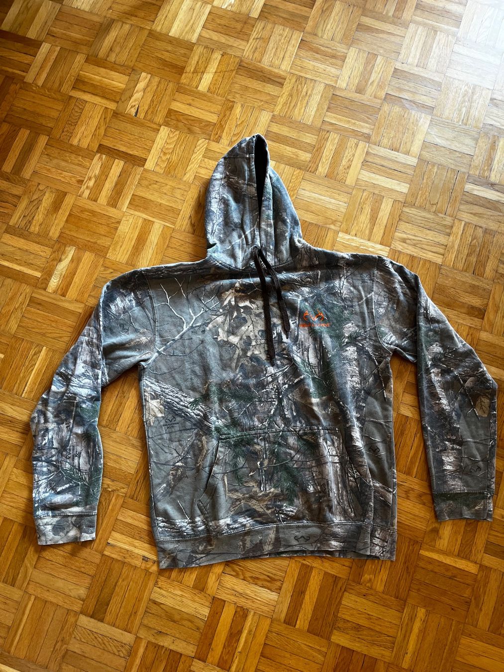 Maglioni & Felpe: Vintage Realtree Hoodie Medium – Usato da Zürich venduto da jon_z2d8