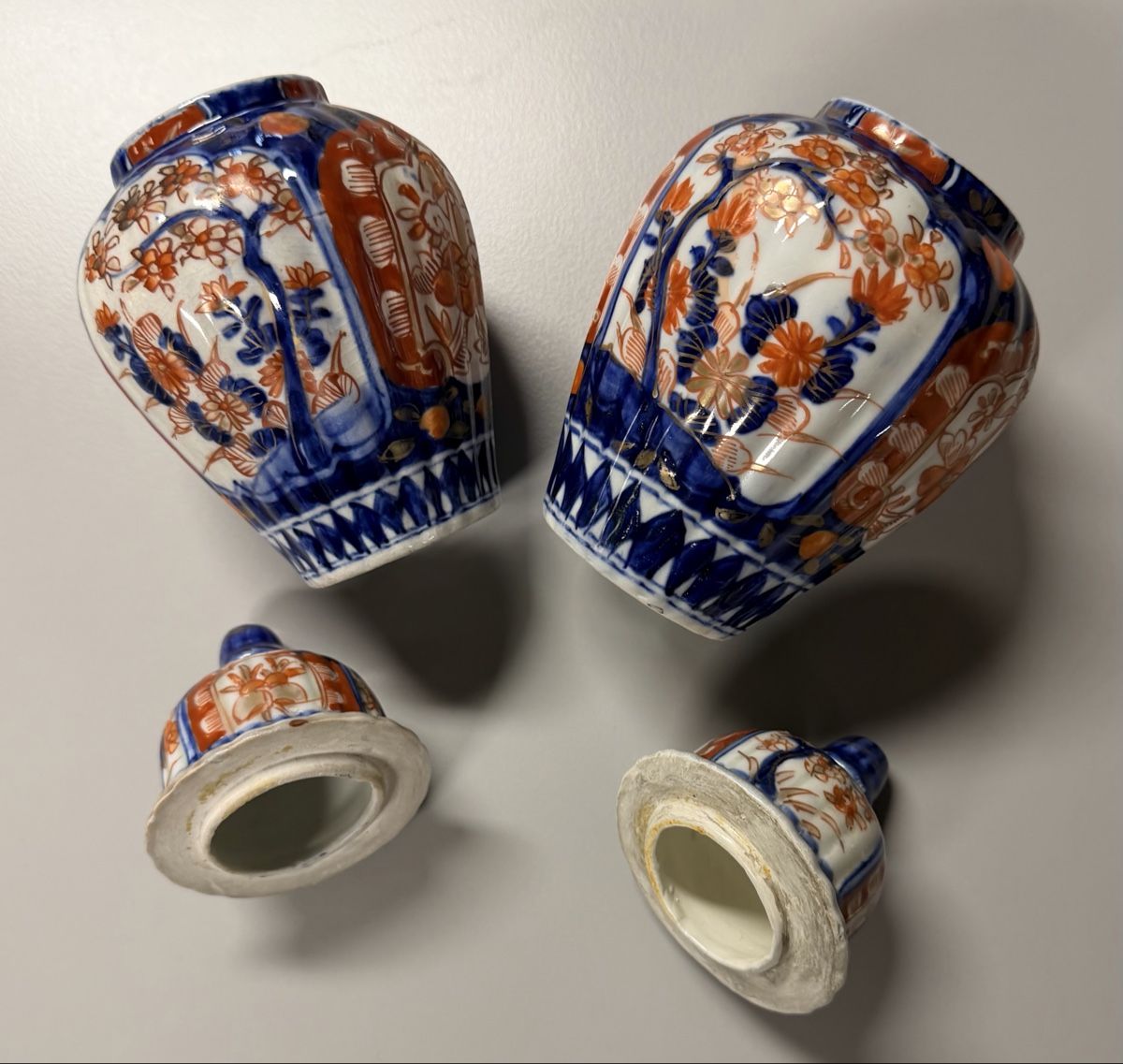 Vase & Récipients: 2 Imari Deckelvasen – D'occasion à Allschwil par ILLUGO 3