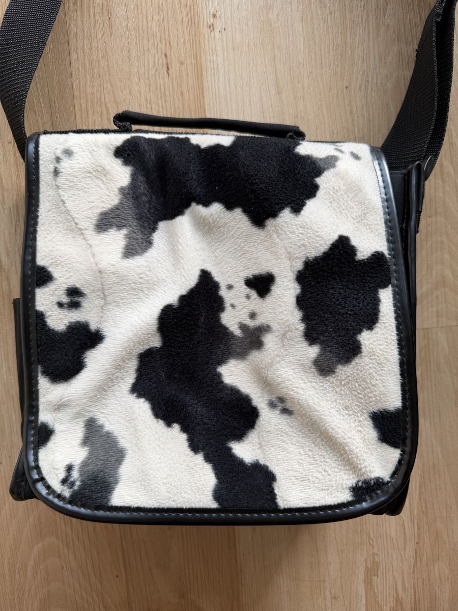 Taschen für Damen: Handtasche schwarz mit Kuhfelloptik – Gebraucht aus Chur von mir_8ns7 3