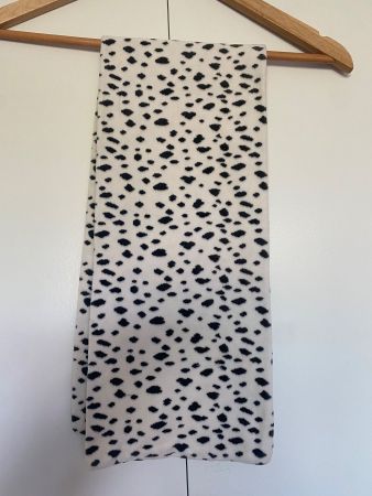 Foulard aus weichem Plüsch / Foulard en peluche douce