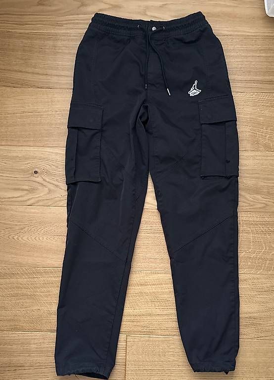 Pantaloni: Cargo Jordan user  – Usato da Bevaix venduto da Ky714n