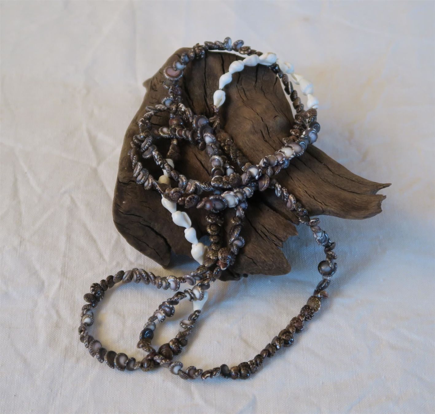 Catenine: Muschelkette braun/weiss – Usato da Brittnau venduto da marlenestone 2