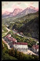 Vulpera, Kurhaus mit Blick nach Piz Ayuz