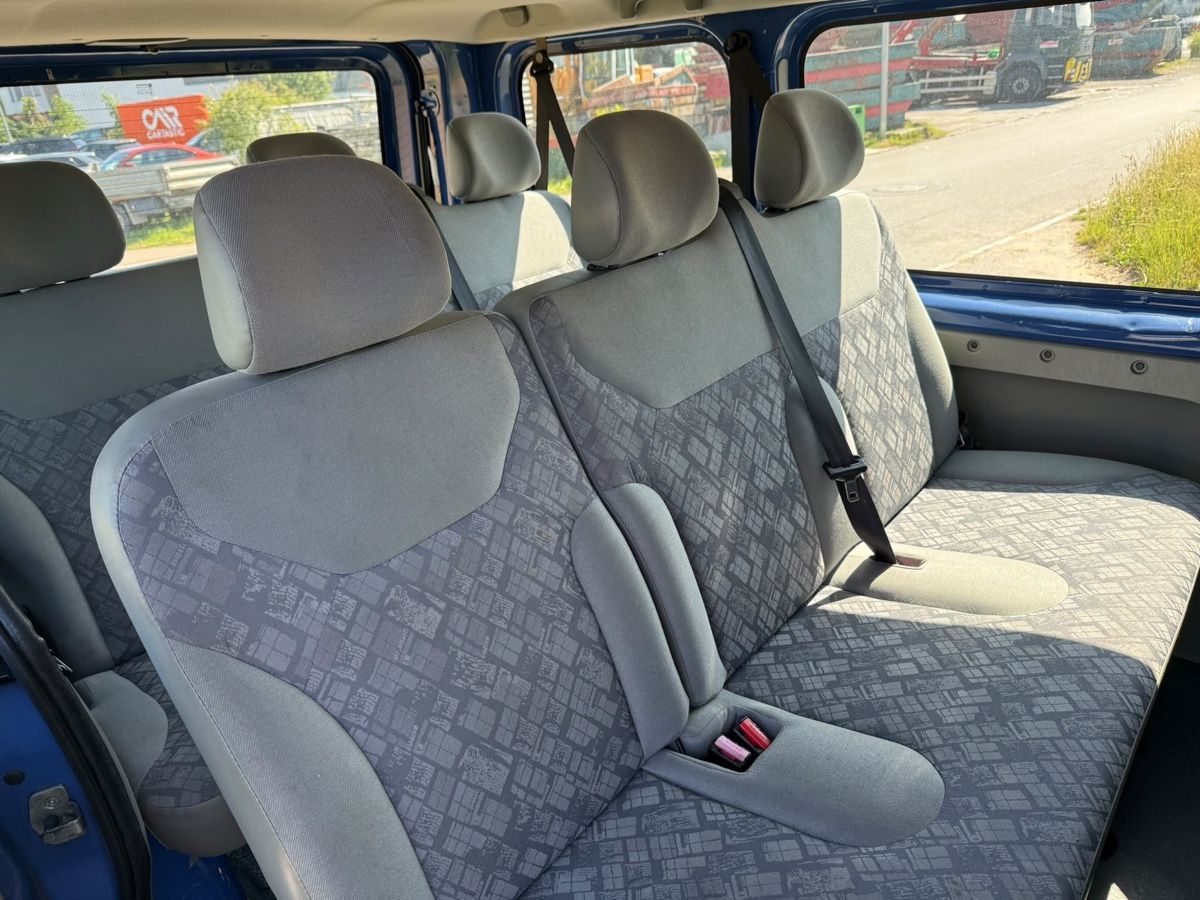 Opel Automobili: Opel Vivaro 9 Plätzer (Automat) – Usato da Zürich venduto da Jes_4 6