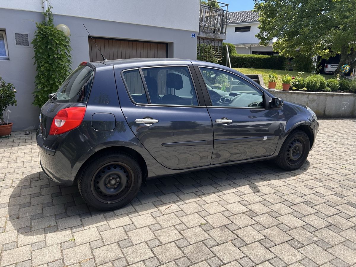 Renault Autos: Renault Clio 1.6 16V – D'occasion à St. Antoni par sch_vzy2 2