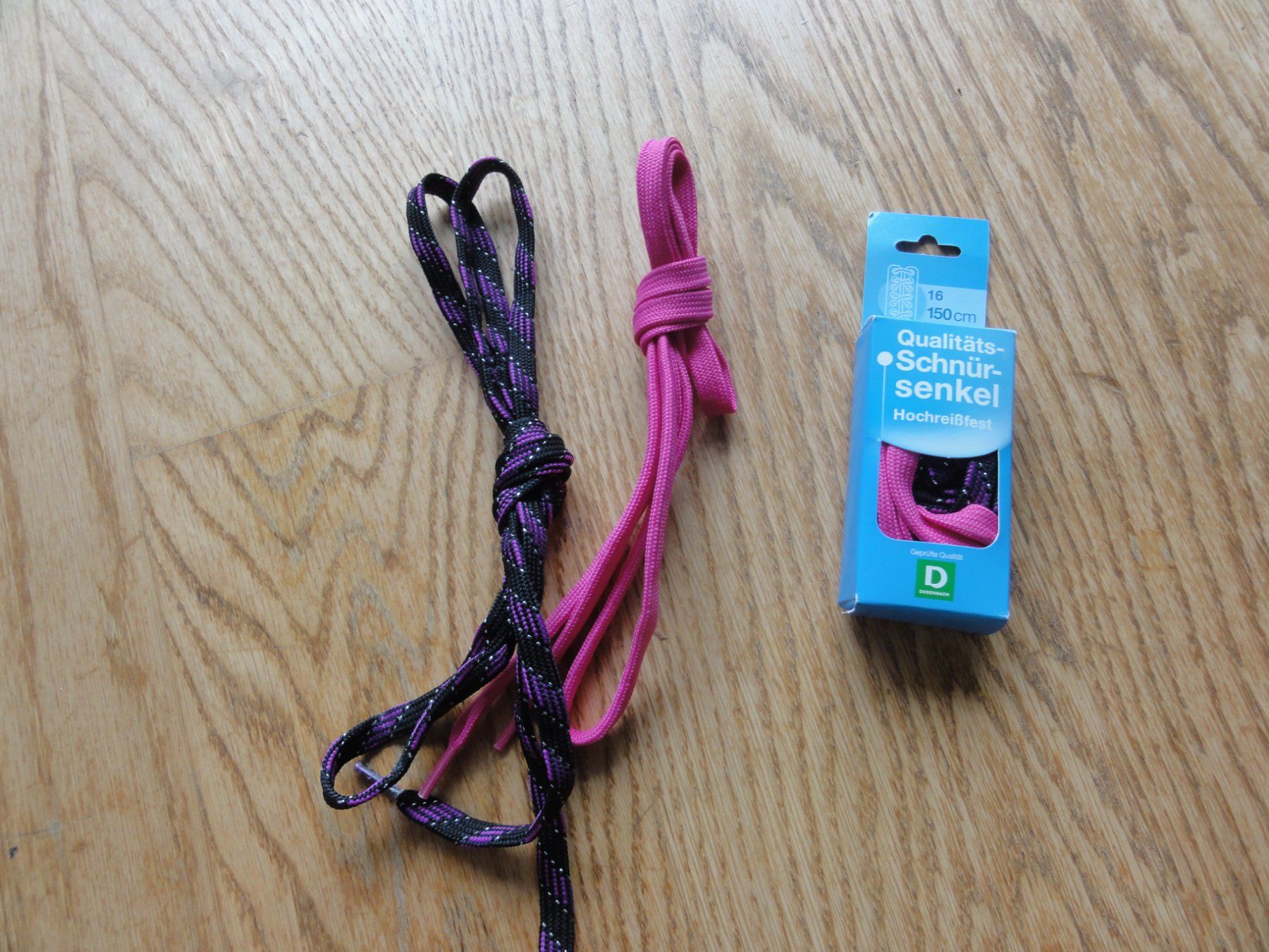 Sonstige Kleidung & Accessoires: Schnürsenkel farbig, neu! 2 Paar – Neu und originalverpackt aus Riedholz von Taweva