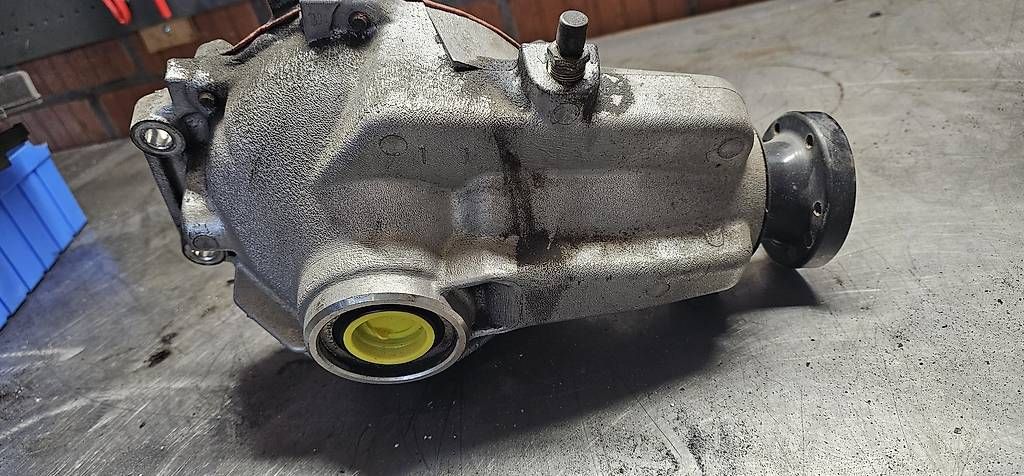 Tutti pezzi di ricambio auto: Lexus Gs300 front diff – Usato da Walliswil b.Wangen venduto da Leamsi 1