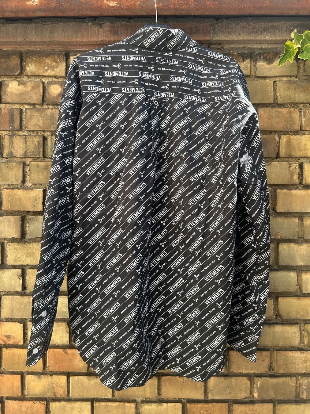 Camicie: vetements shirt. – Usato da basel venduto da wastedworld 6