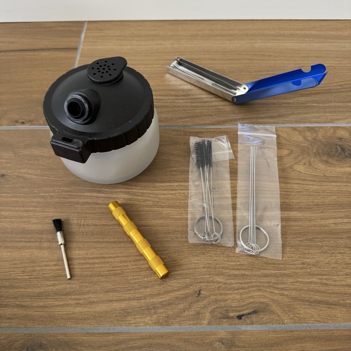 Autres articles pour la maison: Airbrush Putz Cleaning Pot – Neuf (Voir description) à Binningen par lebol0319 1