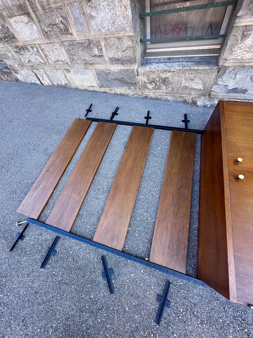 Victoria Möbel Regale: Étagère télescopique vintage 1960, 4 tablettes + caisson – Gebraucht aus Lausanne von jul_v9ht 2