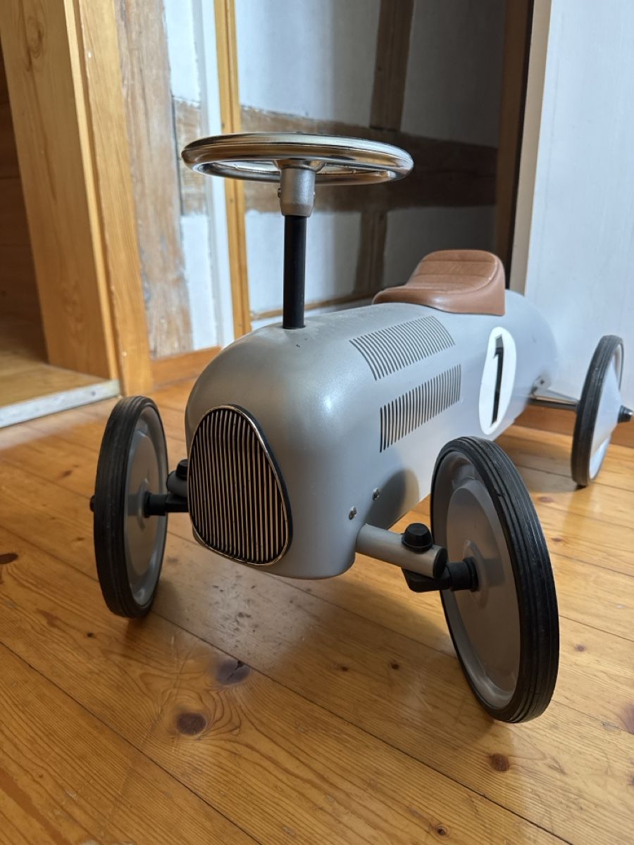 Veicoli per bambini: Goki Retro Schleife Auto Silber – Usato da Herisau venduto da Jampesko 1
