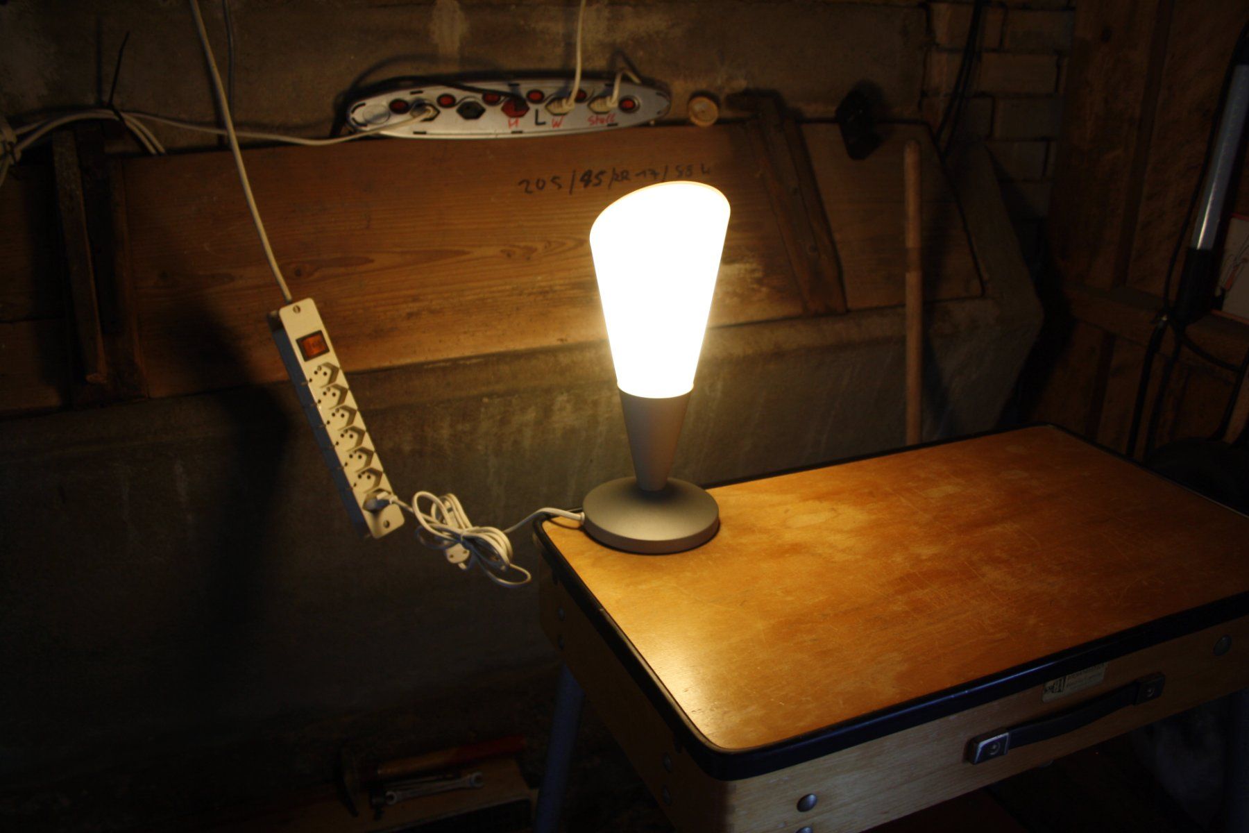 Ikea Lampen: TÜTENLAMPE VINTAGE IKEA – Gebraucht aus Wauwil von Pneuedy 3