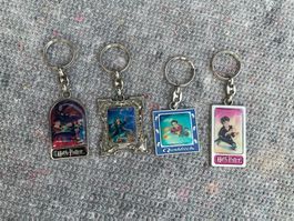 Vier verschiedene metallene Schlüsselanhänger Harry Potter