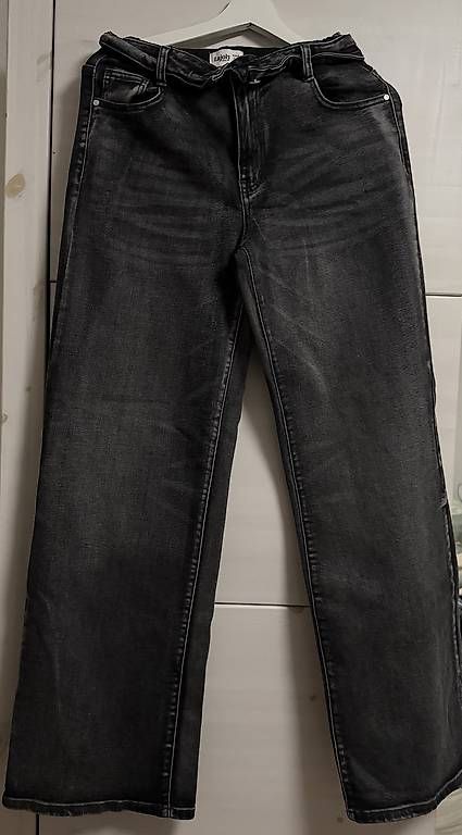 Jeans: Jean – D'occasion à Yverdon-les-Bains par may_r5f7