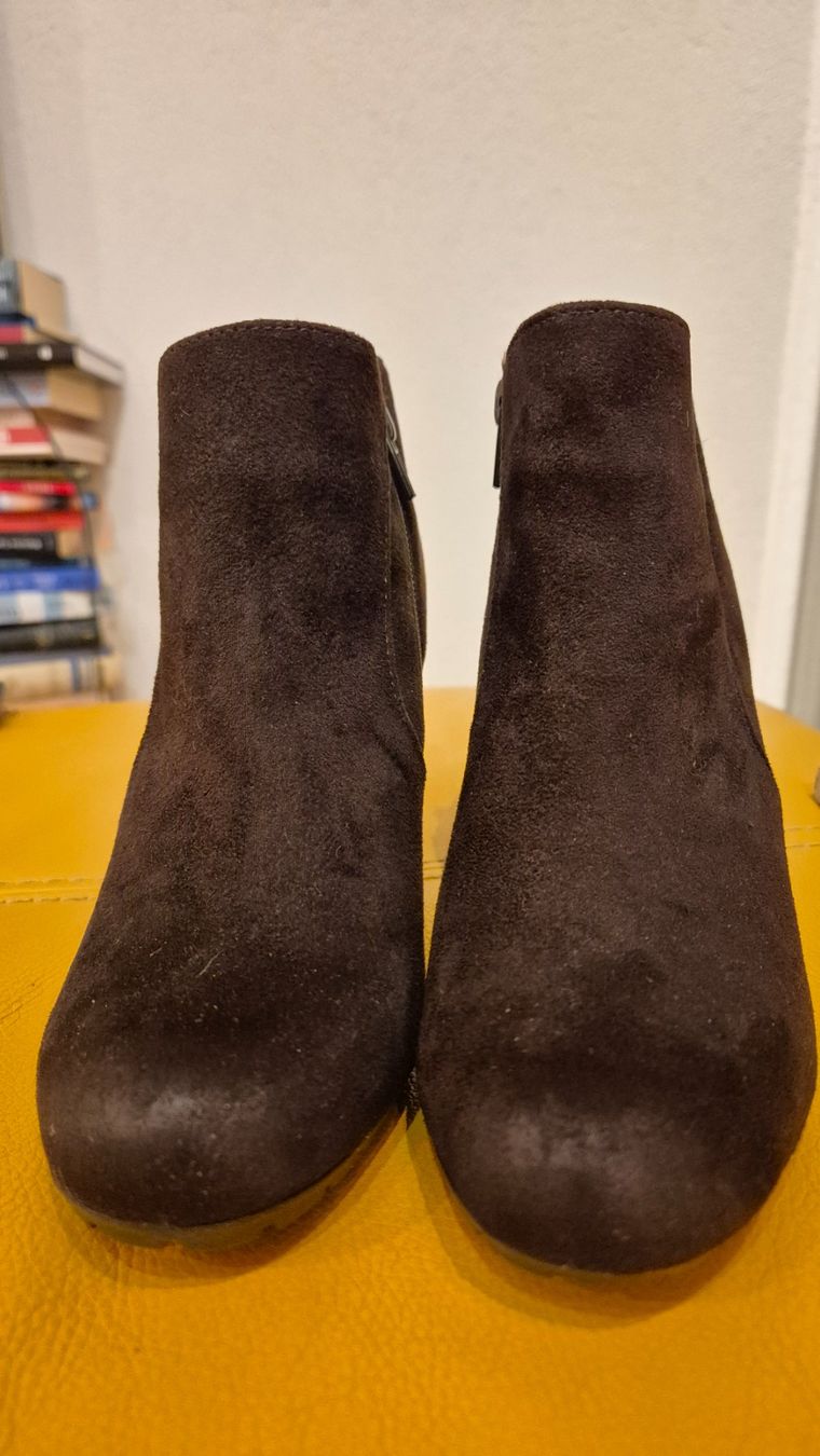 Graceland Scarpe da donna: Wildleder Stiefeletten, Braun,Grösse 37 – Usato da Schönenbuch venduto da Rasmo 1