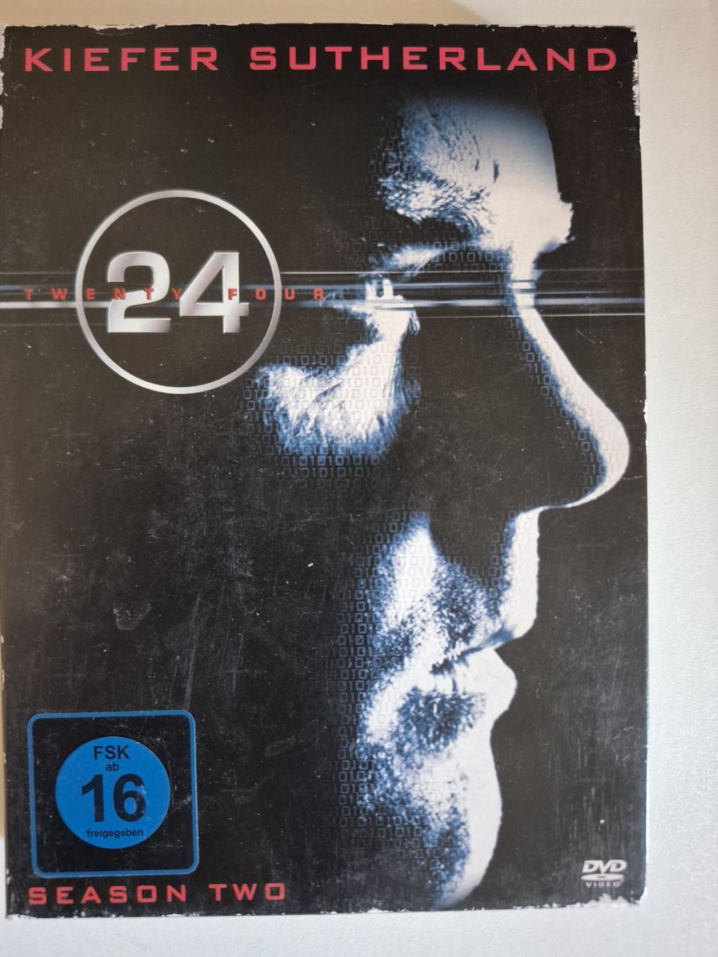 Alle DVDs: 24 - Season Two - DVD-Box Set - Kiefer Sutherland - Deutsch – Gebraucht aus Zollikofen von wir_verkaufen