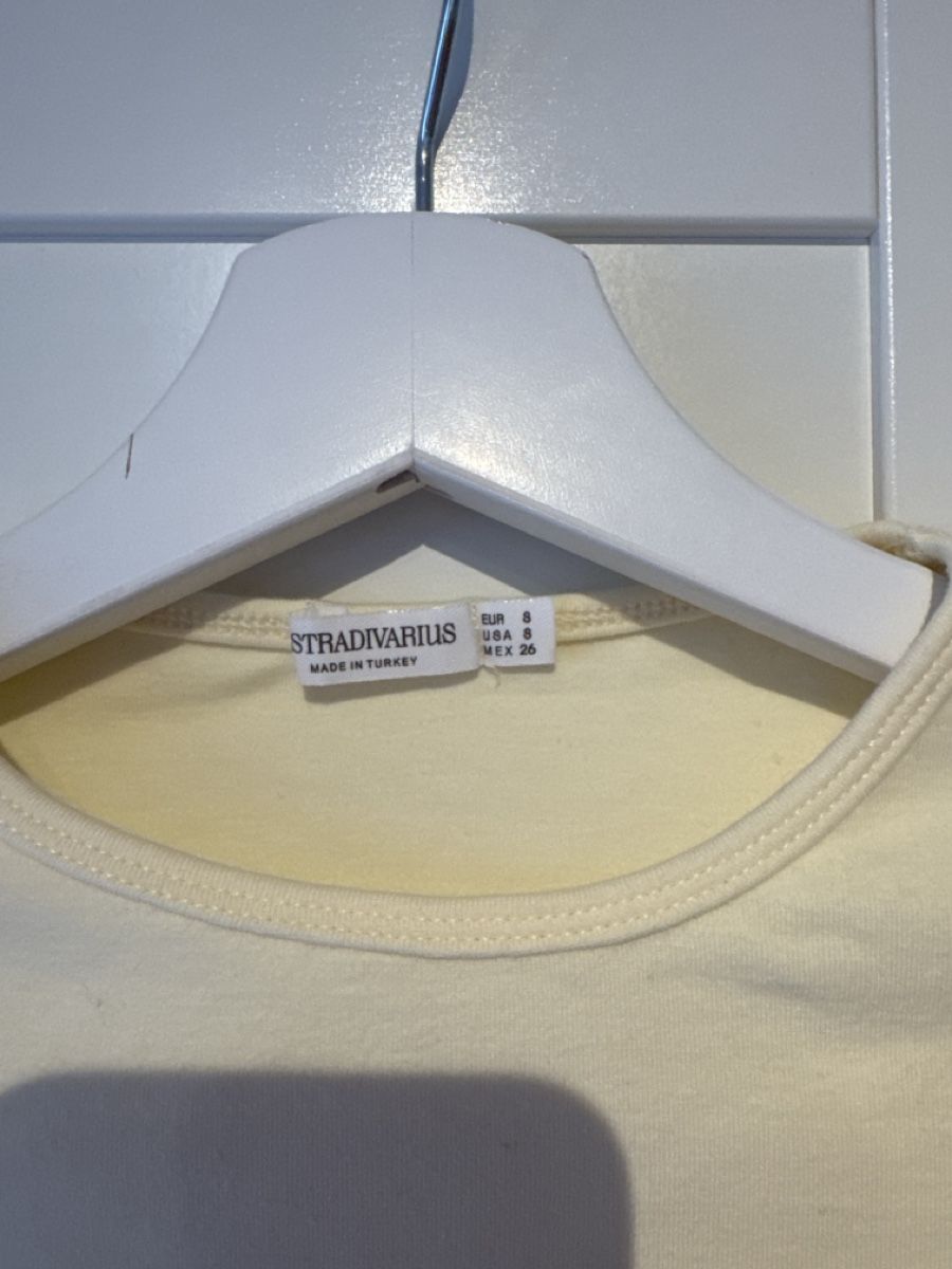 Stradivarius T-shirt: T-shirt – Nuovo (secondo la descrizione) da Turgi venduto da fabienne53 1