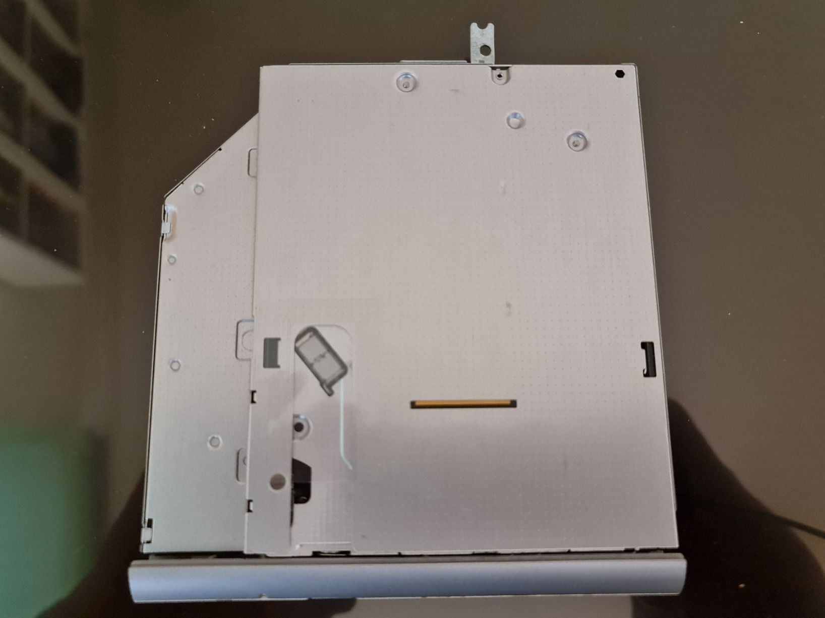 PCs: DVD/CD Model DU-8A5HH – D'occasion à Pfungen par Fastback66 2