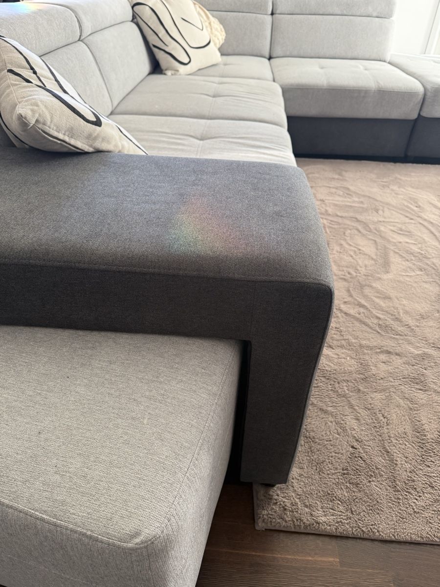 Conforama Sofas: Ecksofa hellgrau dunkelgrau mit zwei Hocker gebraucht – D'occasion à Ebikon par celine1603 2