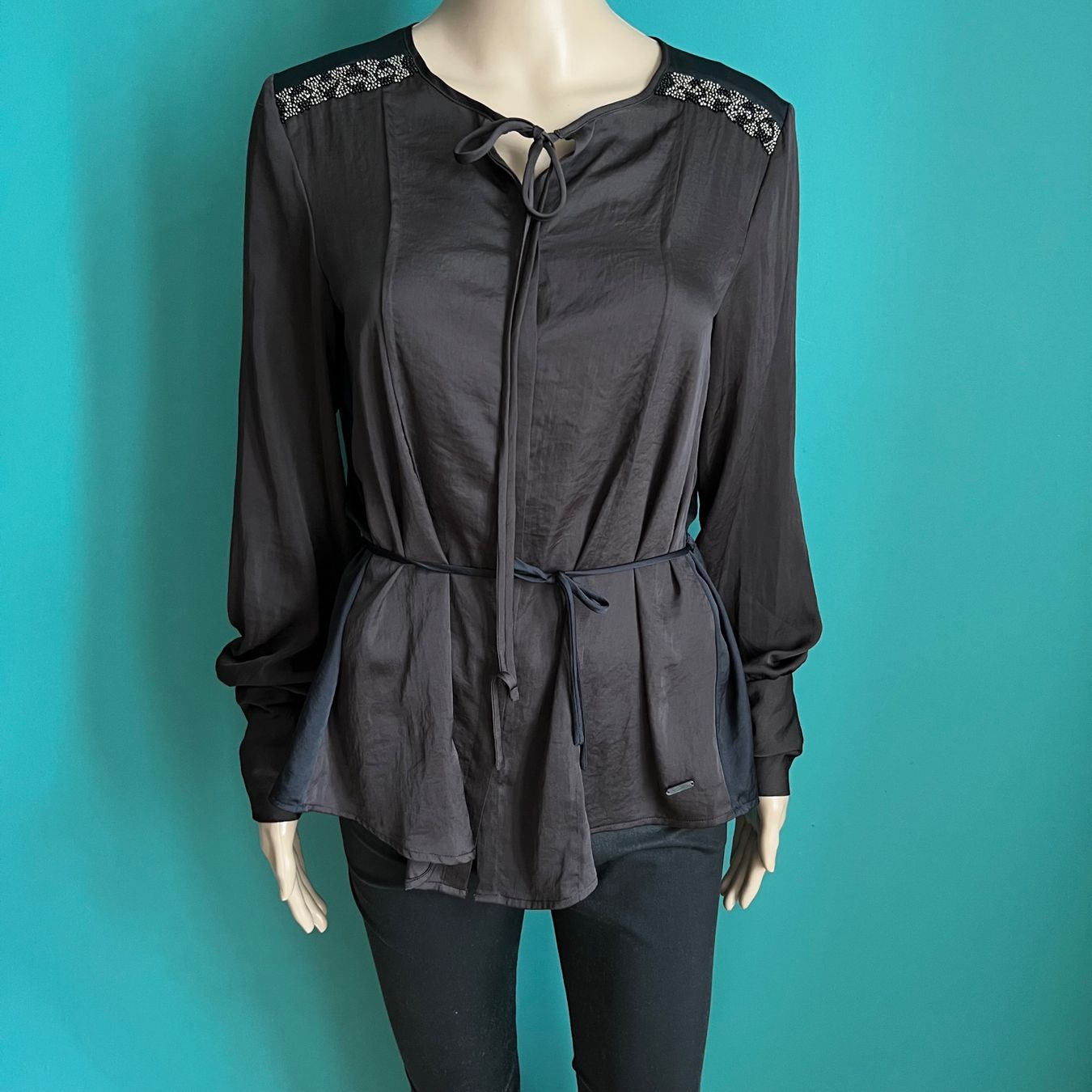 Pepe Jeans Chemisiers: PEPE JEANS Bluse 🤎 – D'occasion à Zürich par ClosetQueen