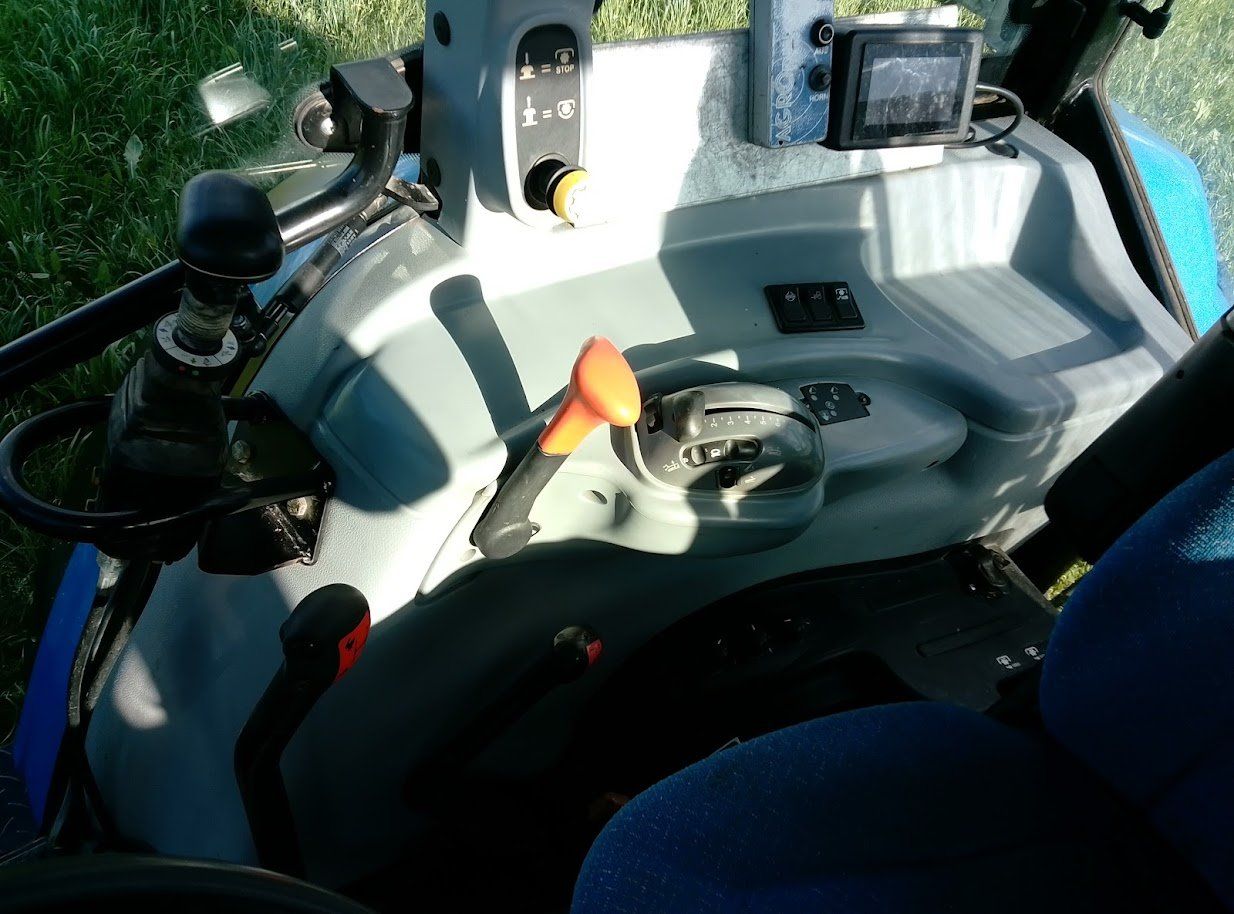 New Holland Traktoren: New Holland Traktor – Gebraucht aus Gossau SG von DHNG 7