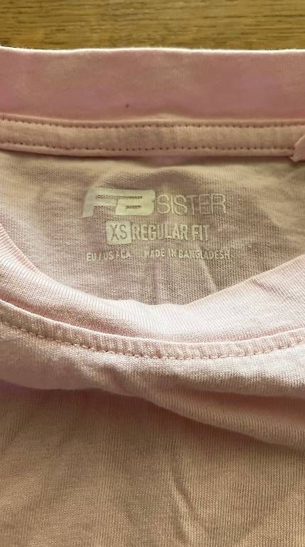 T-shirt: Pink T-Shirt Gr. XS – Usato da Allschwil venduto da ait_n87b 1