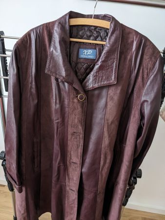 Manteau en cuir et daim  couleur  bordeaux Nicola Pells
